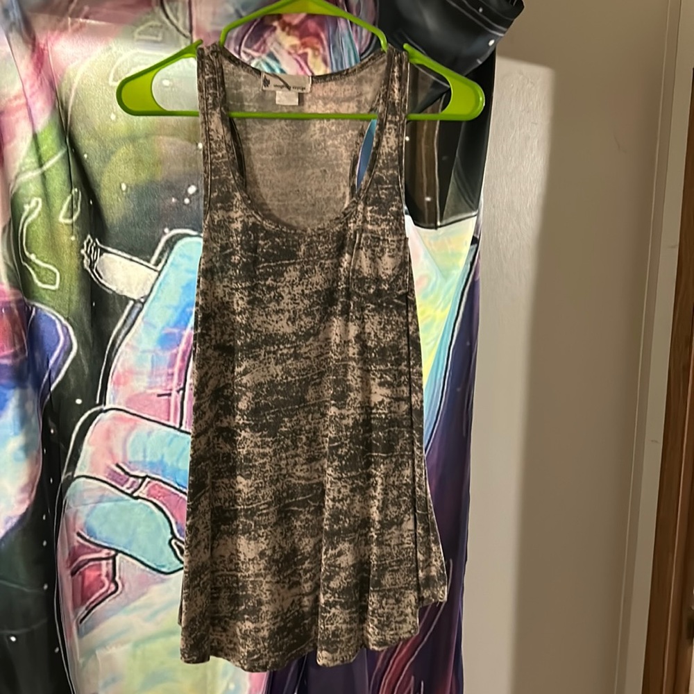 Flowy beach type tank top!